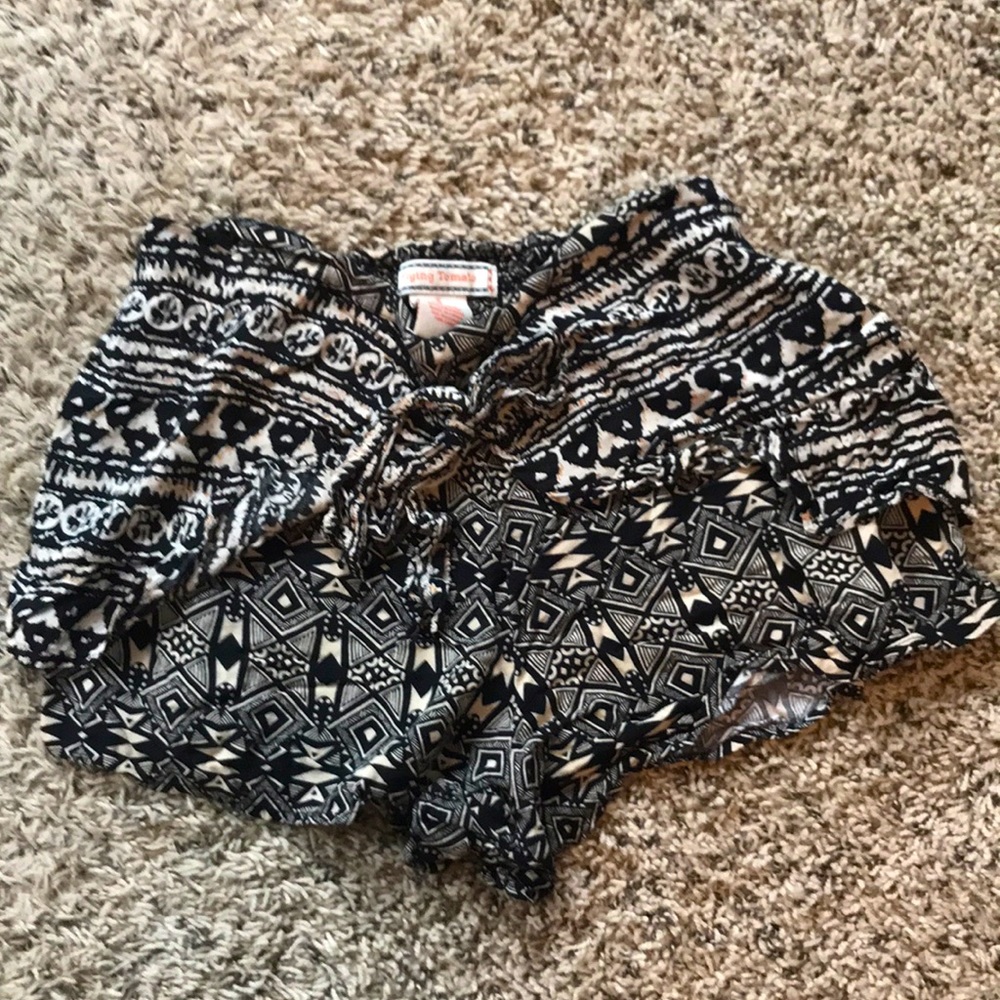 Patterned soft shorts